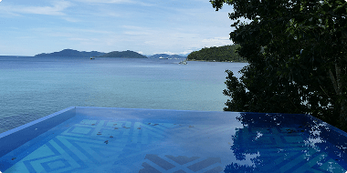 Badeferie i Borneo med strand og pool