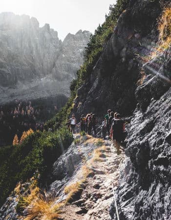 Tag med Kipling Travel på trekking over hele verden